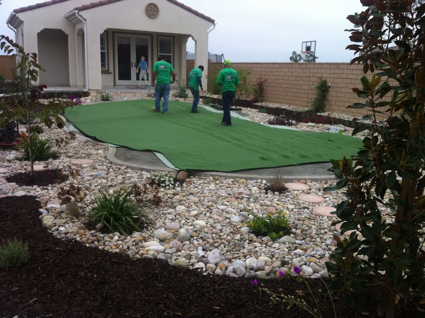 Fitting the putting green surface